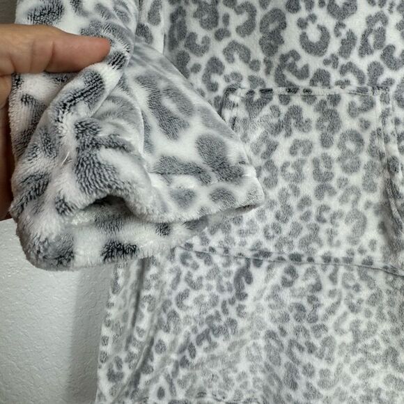 Wildfox Ultra Plush Hooded Lounger Soft Snow Leopard Size S/M - Picture 9 of 11